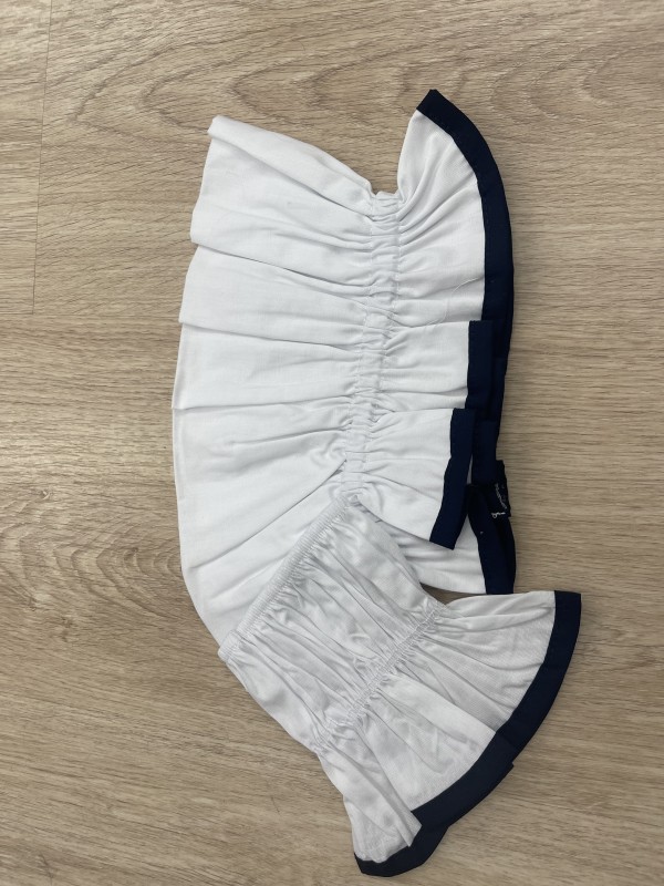 Conjunto de cuello y puños blancos con vivo de color 2