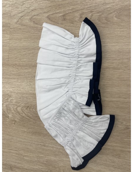 Conjunto de cuello y puños blancos con vivo de color