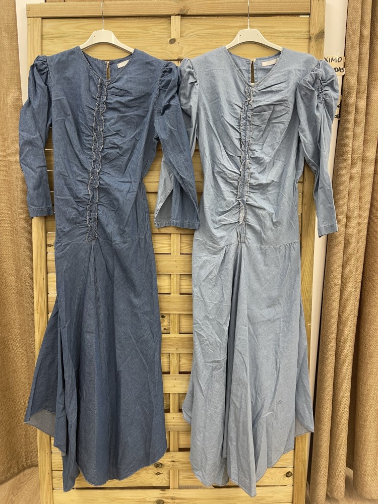 Vestido vaquero frunce delantero y vuelo en hombros