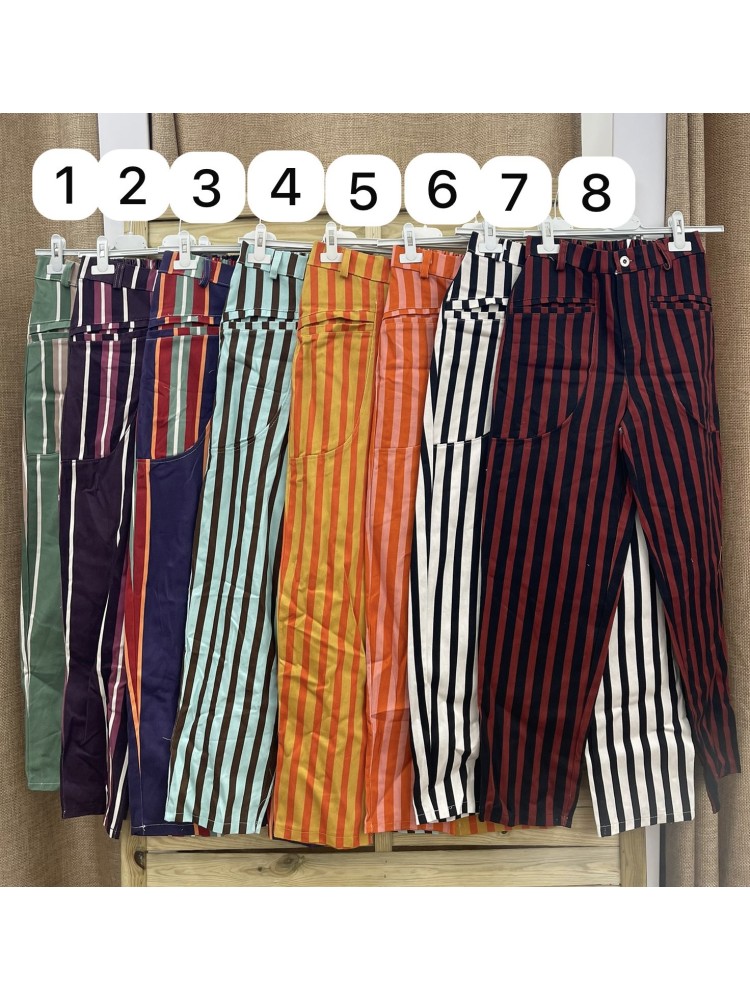 Pantalon de rayas de colores con bolsillo parche
