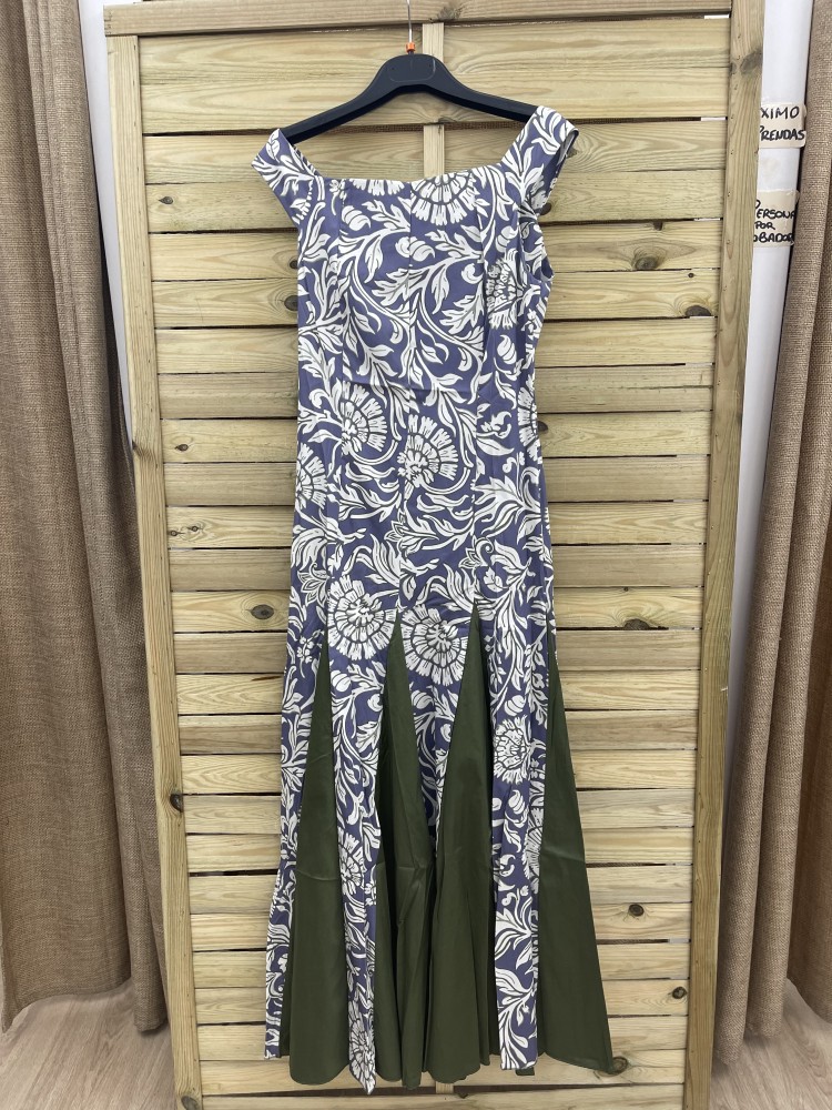 Vestido estampado con aberturas forradas lisas