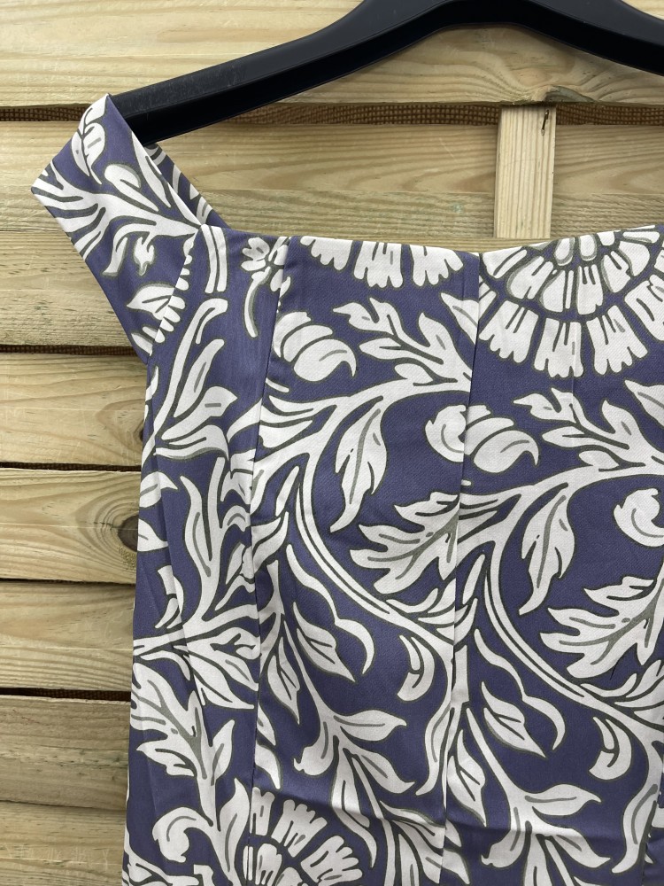 Vestido estampado con aberturas forradas lisas