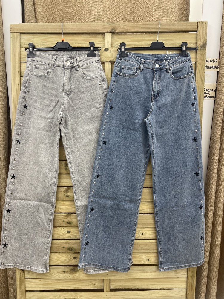 Jenas estrellas bordadas negras y tachas laterales