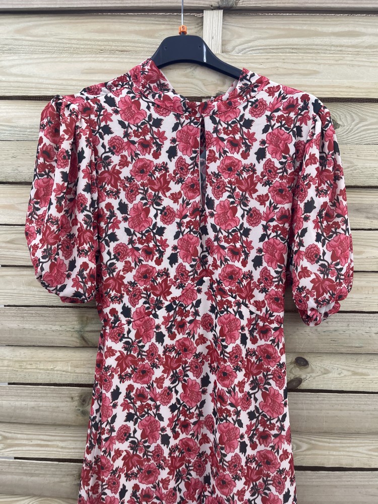 Vestido mini florecitas de gasa con manga corta y abertura en escote