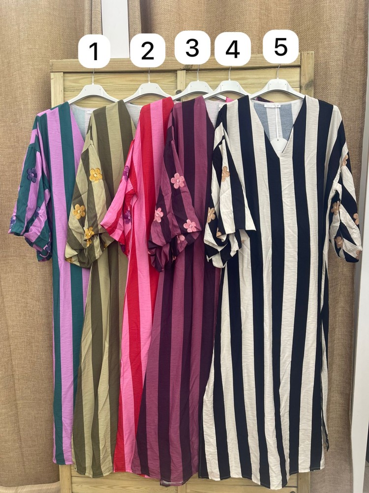 Vestido camisero de rayas con florecitas en mangas