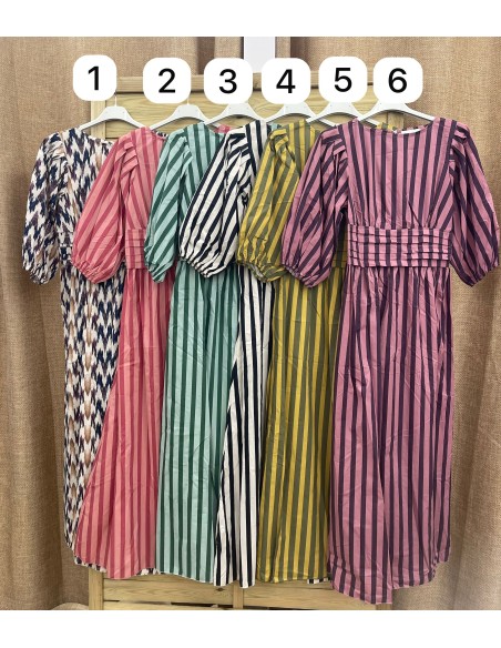 Vestido estampado con cintura de jaretas y manga abullonada