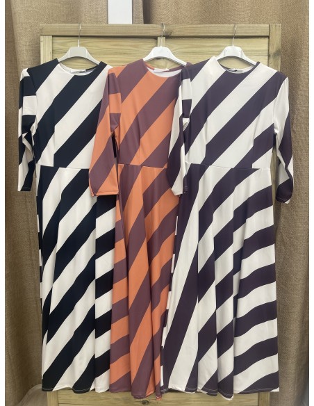 Vestido bicolor de rayas con corte