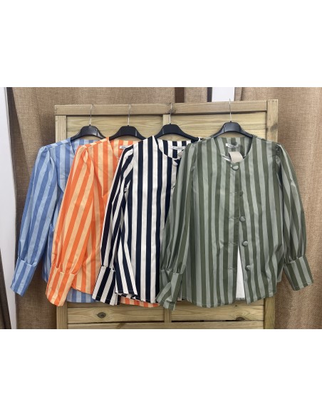 Chaqueta efecto impermeable de rayas con vuelo en hombros