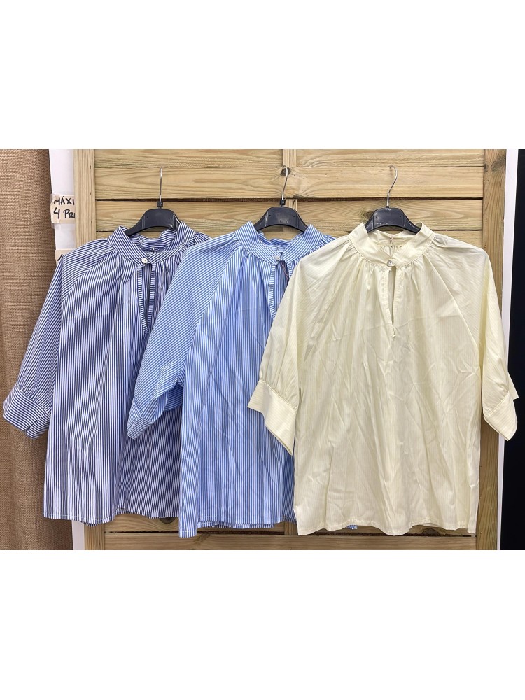 Camisa rayitas de manga corta con abertura delantera