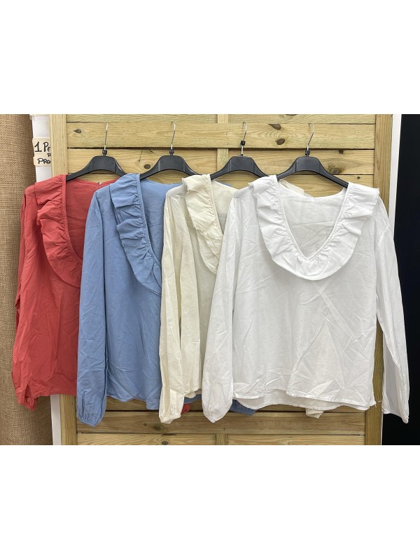 Camisa lisa escote en pico con volante