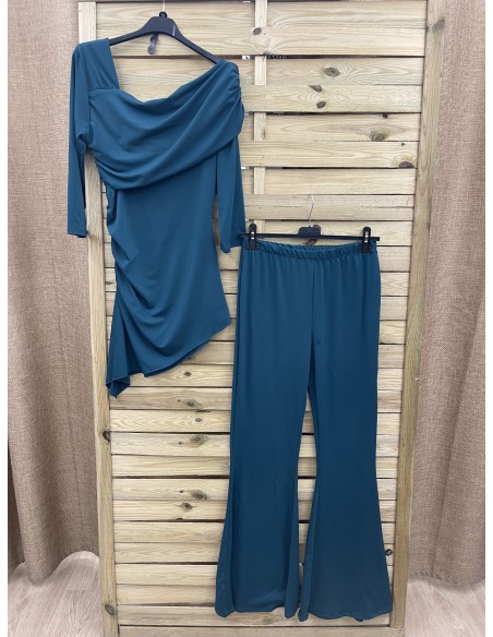 Conjunto de top asimétrico y pantalon