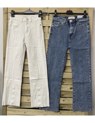 Jeans pesquero con costura y botones traseros
